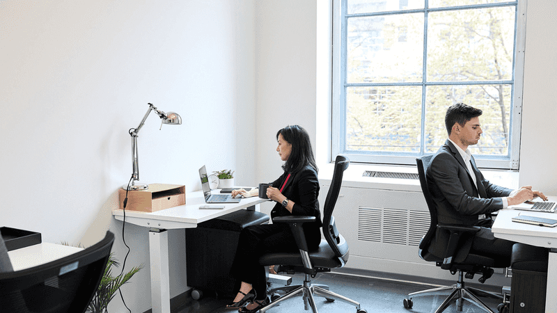 iQ Offices National Survey: Key Insights on What Motivates Canadians to Return to the Office